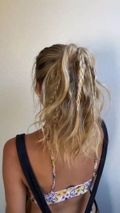 Hiker Hairstyles, Long Hairstyles Volume, Hair For The Fair, Cute Hair For Long Hair, Hair Up Casual, Cute Updo Hairstyles For Work, Cute Beachy Hairstyles, Bartending Hairstyles, Simple Concert Hairstyles