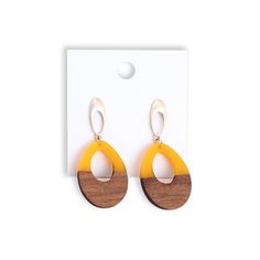 Discover the allure of our Enchanting Woodcraft Handmade Water Drop Earrings for Women. Handmade from fine wood, these exquisite earrings boast an antique charm with a touch of modernity, making them a perfect all-match accessory for women seeking unique style. Product information: Processing Technology: Handmade Color: White, Yellow, Blue Applicable people: Women Style: Women's Material: Wood Shape: Drop-shaped Popular elements: Irregular, chain, Diamond Plaid Style: Antique style Packing list: Water Drop Earrings, Chain Diamond, People Women, Plaid Fashion, Simple Earrings, Water Drops, Water Drop, Antique Style, Earrings For Women