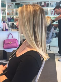 Blond With Dark Roots, Blonde Highlights Medium Length, Tmavý Blond, Dirty Blonde Hair, Birthday Hair, Honey Blonde Hair, Brown Hair Balayage