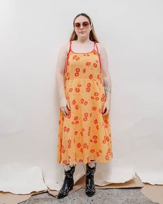 Cute vintage 90s flowy orange strap maxi dress with adorable floral and dot pattern. Size L Pit to pit 34in and waist 40in. No inside size or material labels. Model usually wears size UK14/EU42/L for biggest high street brands and is 167cm tall. Great condition, keep in mind that it is vintage item and signs of natural wear/age might appear. Missing belt. If you have any questions about item dont hesitate to message us When buying from HungerVintage you support small sustainable bussiness. Thank Orange Retro Maxi Dress For Summer, Retro Orange Maxi Dress For Summer, Orange Retro Summer Maxi Dress, Orange Grunge, Street Brands, Strap Maxi Dress, Cotton Long Sleeve Shirt, Long Sleeve Plaid Shirt, 90s Grunge