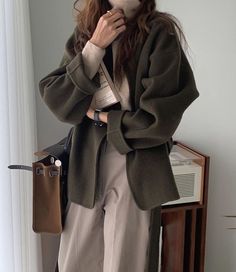 40s Mode, Emily Prentiss, Korean Winter, Coat Plus Size, Autumn Outfit, Mode Inspiration, Winter Casual, Looks Vintage