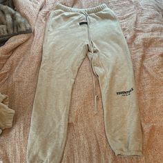 Never Worn Grey Sweatpants Essentials Pants, Jumpsuits Women, Grey Sweatpants, Women Essentials, Jumpsuits For Women, Pant Jumpsuit, Sweatpants, Pants For Women, Cream