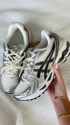 Cute Trainers, Asics Trainers, Shoes Asics, Kicks Shoes, Cute Shoes Heels, All Nike Shoes