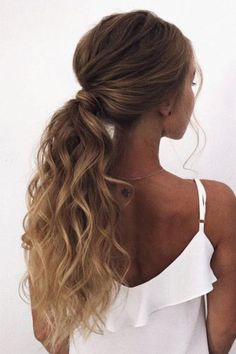 Penteados de Noiva:   de 150 lindas inspirações pra escolher o seu Haircut Types, Hair Extensions Best, Brown Blonde Hair, Low Ponytail, Formal Hairstyles, Loose Hairstyles, Bride Hairstyles, Ombre Hair, Ponytail Hairstyles