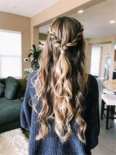 Hood Hairstyles, Hood Prom, Graduation Board, Glamorous Wedding Hair, Wedding Hair Half, Prom Hairstyles For Long Hair, Short Hairstyle, Hairstyles Long