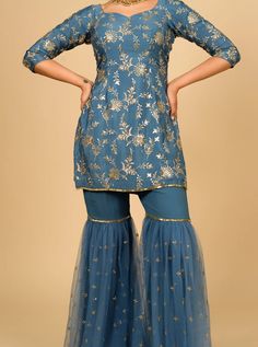 Haldi Dress Ideas, Traditional Dresses Indian, Sarara Dress, Indian Fits, Desi Fits, Sharara Designs, Indian Bridesmaid Dresses, Mehndi Dresses, Desi Outfits