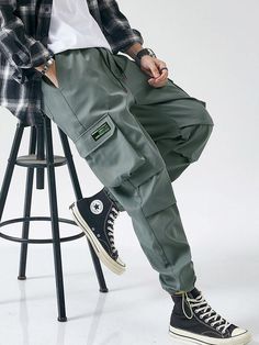 Jogger Pants For Men, Cargo Joggers Outfits Men, 6 Pocket Pants Outfit Men, Pantalon Cargo Outfits Hombre, Jogger Pants Outfit Mens, Shein Outfits Men, Cargo Pants Converse, Men Cargo Pants Outfit