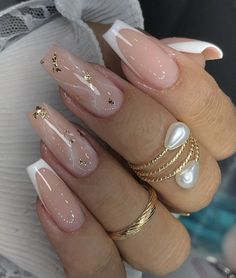 Elegant Nude Nails Classy, Game Date Outfit, Nails Francesa, French Nails With Gold, Anniversary Outfits For Women, Elegant Nails Classy, Classy Prom Nails, Casual Nails, Classy Acrylic Nails