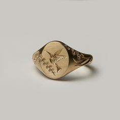 Castro Smith, hand engraved hummingbird signet ring in gold -made to order in any size or metal type. Signet Ring Women Gold, White Gold Signet Ring, Antique Signet Ring, Luxury Unique Engraved Signet Ring, Signet Ring Stack, Signet Ring Aesthetic, Old Money Signet Ring, Signat Ring, Vintage Signet Ring