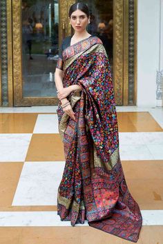 Women's Chiffon White Printed Designer Saree With Blouse Product Features: Saree Color: Multi Blouse Color: Multi Saree Fabric: Silk Blend Blouse Fabric: Silk Blend Saree Type: Phulkari Saree Work: Woven Saree Pattern: Woven Design Saree Print : Floral Blouse Print Or Pattern: Woven Design Saree Border: Woven Design Saree Discription: 5.5 mtr saree And 0.8 mtr blouse Package Contain: 1 Saree 1 Blouse Wash: Dry Clean Occasion: Party/Wedding/Evening/Event Product: Silk Saree Disclaimer: There will Multi Color Saree, Phulkari Saree, Saree In Black, Handloom Weaving, Ethnic Sarees, Half Sleeve Blouse, Black Saree, Art Silk Sarees, Color Art