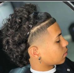 Long Curly Taper Fade, High Taper Long Hair, Baby Hair Masculino, Front Taper Hairline, Taper Fade Long Curly Hair, Taper Curly Hair, Tapered Hairline, Line Up Haircut, Front Taper