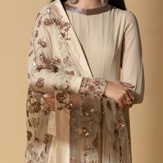 Formal Kurtis For Women, Women Sleeves, Pakistani Formal Dresses, Designer Kurti Patterns, Crochet Cable, Pakistani Dresses Casual, Bridal Dress Fashion, Sleeves Designs For Dresses, Kurta Designs Women