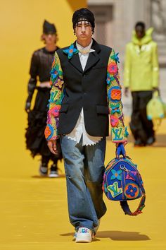 Louis Vuitton Spring 2023 Menswear, Knit Fashion Runway, Louis Vuitton Spring 2023, Menswear Runway, Louis Vuitton Men, Eclectic Fashion, Spring 2023, Knit Fashion, Crochet Fashion