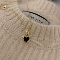 Buy Double Sided Vintage Style Heart Necklace at the lowest price in Netherlands. Check our customer reviews and buy Double Sided Vintage Style Heart Necklace today. Free shipping included. Cute Heart Jewelry, What To Gift Your Mom, Big Jewelry Necklace, Downtown Girl Jewelry, Jewllery Ideas, Heart Shape Jewelry, Cute Pendants, Black Heart Necklace, Gifts For Your Best Friend