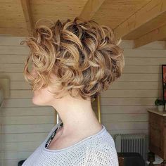 Short Curly Bob Haircut, Curly Stacked Bobs, Stacked Haircuts, Stacked Bob Hairstyles, Stacked Bob, Stacked Bob Haircut