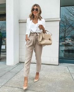 Classic Pants Women Outfit, Summer Work Outfits Curvy, Elegantes Business Outfit, Elegantes Outfit Damen, 여름 스타일, Business Casual Outfits For Women, Summer Work Outfits