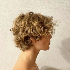 Surfer Hair, Blonde Hair Boy, Men Haircut Curly Hair, Blonde Wavy Hair, Wavy Hair Men, Blonde Curly Hair, Boys With Curly Hair, Blonde Guys, Curly Hair Men