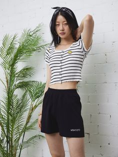 Editor's NotesMSKN2ND’s shorts give casual and minimal look with elastic waist band and comfortable fit.- Elastic waist band- Comfortable fit- Logo embroidery in front hemMeasurements(in.)One Size- Length: 15.2in.- Waist: 11.8in.- Crotch: 13.4in.- Hem: 12.2in.*Model Info: 5’9’’ Bust 28.7’’ Waist 23.6’’ Hip 35.0’’ Fitting Size F*Model Info: 6’1’’ Bust 33.1’’ Waist 28.0’’ Hip 35.8’’ Fitting Size FComposition & Care- 65% Rayon, 35% Nylon- Hand-wash or dry clean recommendedDesigner- by MSKN2ND Minimal Look, Knit Shorts, Mens Outerwear, Logo Embroidery, Shorts Black, Men Shoes Size, Embroidery Logo, Mens Bottom, Short Pants