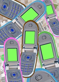 several cell phones with green screen sitting on top of each other in the same pattern