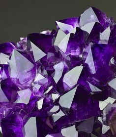 Pictures Of Crystals, Beautiful Tropical Fish, Rare Minerals, Rock And Minerals, Unique Crystals, Crystal Cave, Raw Minerals, Magical Art