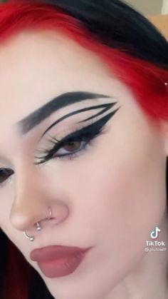 Eyeliner Designs Creative Goth, Goth Eye Makeup, Edgy Makeup, Creative Eye Makeup