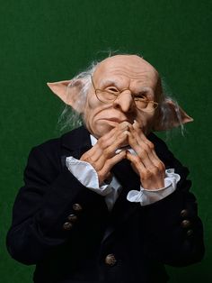 Gringotts Head Teller, HarryPotter and the philosopher's stone, life size hand made doll, goblin from gringott bank Harry Potter Goblin, Harry Potter Gringotts, Gringotts Bank, Life Size Doll, Jenny Smith, Hand Made Doll, Bank Teller, Philosopher's Stone, Philosophers Stone