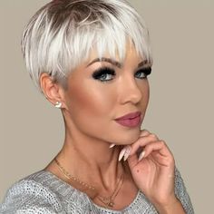 Platinový Blond, Platinum Blonde Pixie, Short Cut Wigs, Hair Styels, Short White Hair, Short Hair Pixie Cuts, Short Hair Trends, Short Curly Wigs, Short Hair Wigs