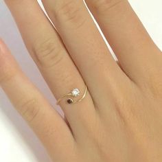 Finger Tattoos Ring, Ring Aesthetic Gold, Finger Tattoo Couple, Gold Ring Aesthetic, Ring Finger Tattoo Couple, Rings Aesthetic Gold, Ring Designs Gold, Tattoos Ring, Gold Rings Aesthetic