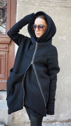 NEW Lined Warm Asymmetric Extravagant Black Hooded Coat / | Etsy Black Hooded Coat, Asymmetrical Coat, Womens Hoodies, Moda Chic, Sleeveless Short Dress, Extra Long Sleeves, Sports Sweatshirts, Style Noir, Quilted Coat