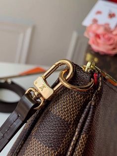 Size: 21cm*13cm*3cm It comes with Dust box, Care manual, Tag, and Paper bag. Trumpet Case, Puppy Bag, Flower Branding, Crochet Supplies, Branded Wallets, Brown Leather Handbags, Chain Fashion, Damier Azur, Waterproof Bags