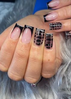 black nails acrylics Frenchies Nails Short, Cool Nail Ideas, Nail Ideas Black, Black Frenchies, Nails Girly, Girly Acrylic, Nails Tutorial