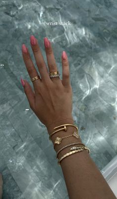 It Girl Jewelry, Jewelry Stack, Gold Bracelets Stacked, Jewelry Layering, Hermes Jewelry, Jewelry Aesthetic, Luxury Bracelet