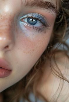 Are you tired of the same old eyeshadow looks? Do you want to enhance your natural eye color and make it pop? I have 29 stunning blue eyeshadow aesthetic makeup looks that will inspire you Eyeshadow Guide, Healthy Makeup, Blue Eye Color, Blue Eyeshadow Looks, Vibrant Makeup, Face Charts, Make Up Tutorials, Simple Makeup Tips, Y2k Fall