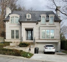 English Townhouse Exterior, French Style Architecture, Small House Remodel, Limestone House, French Country Exterior, French Style Homes, Work Remotely