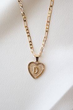 DESCRIPTION Figaro gold chain necklace Heart pendant with initial Lobster clasp Heart Necklace With Initial, Heart Initial Necklace, K Necklace, Figaro Necklace, Jewelry Accessories Ideas, Initial Necklace Gold, Gifts Fo, Necklace Heart, Accessories Ideas