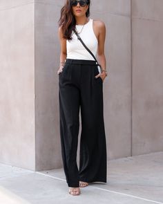 20 Outfit Ideas to Wear This Spring — Lucy's whims Lucy Whims, Black Wide Leg Trousers Outfit, Wide Leg Black Pants Outfit, Black Trouser Outfit, Black Wide Leg Pants Outfit, Trousers Outfit Casual, Lucy Hernandez, Black Trousers Outfit, Wide Pants Outfit