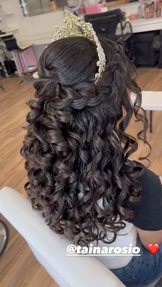 TAINA ROSIO 🌷 HAIRSTYLIST!! on Instagram: "Just Beautiful 😍 Quinceañera Hairstyle!! ❤️❤️" Hairstyle Natural Hair, Quincera Hairstyles, For Long Hair Hairstyles, Long Hair Hairstyles, Natural Wedding Hairstyles, Short Hair Hairstyles