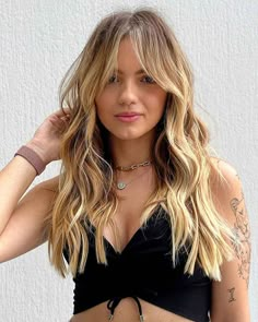 Long Textured Layers With Curtain Bangs, Middle Parting Long Hair, Beachy Bangs Hair, Faded Curtain Bangs, Beachy Hair With Bangs, Beachy Curtain Bangs, Middle Part Curtain Bangs Long Hair, Long Blonde Wavy Hair With Bangs, Lived In Blonde With Bangs