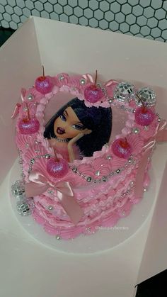 Follow for more PINK content 🩷 Brats Cake, Y2k Cake Ideas, Bratz Cake Ideas, 2000s Cake Ideas, Bratz Birthday Cake, 2000s Cake, Y2k Cake, 19th Birthday Cakes