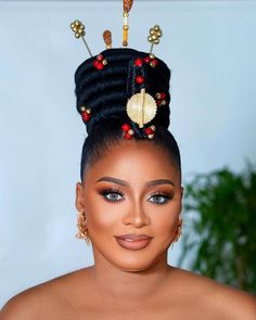 African Bride Makeup, African Queen Hairstyles, Warrior Hair, Wedding Hairstyles For Black Women, Marriage Makeup, Bun Style