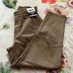 Size Xsmall (Have Some Stretch To Them. Can Easily Fit A Small And Possibly A Size Medium) See Pics For Measurements Nwt New York And Company High Waist Paperbag Pants. Originally $64.95 Elastic Band Relaxed Fit Baggy Style Pants. Super Cute! Never Worn. Comes From A Smoke Free Home. No Refunds. Bundle My Listings And Save!! Thanks For Stopping By! Tags: Abercrombie And Fitch Aeropostale American Eagle Adidas Ann Taylor Loft Brandy Melville Banana Republic Charlotte Russe Champion Express Fila F Brown Paperbag Waist Pants With Pockets, Fall Paperbag Waist Pants With Pockets, Trendy Bottoms With Paperbag Waist And Pockets, Khaki Paperbag Waist Pants With Pockets, Trendy Paperbag Waist Jeans With Pockets, Cotton Cargo Pants With Paperbag Waist, Paperbag Waist Cargo Pants With Pockets For Workwear, Paperbag Waist Cargo Pants For Work, Trendy Paperbag Waist Cotton Pants