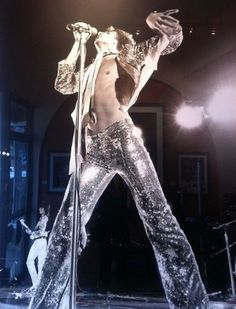 Look Disco, 70s Glam Rock, Glam Rock Style, 70s Glam, Disco Glam, Rock Aesthetic, Parisienne Chic, Rod Stewart, Studio 54