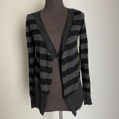 Billabong Sz S Cotton Long Sleeve Stripe Open Knit Cardigan Nwt Color: Black/Gray Brand New With Tags Measurements: Armpit To Armpit: 18" Length: 24" H011 Weight: 9 Oz All Thrifted Items Have Been Carefully Washed With Hypoallergenic Laundry Detergent And Packaged With Love. Casual Black Cardigan For Layering, Fitted Gray Cardigan For Layering, Black Knit Cardigan For Layering, Hypoallergenic Laundry Detergent, Sparkle Cardigan, Floral Kimono Cardigan, Aztec Print Cardigan, Angora Cardigan, Thrifted Items