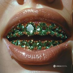 Tooth Gems Ideas, Green Teeth, Teeth Gems, Cochella Outfits, Green Diamonds, David Lachapelle