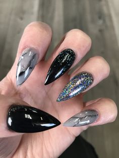 Sparkly Goth Nails, Summer Goth Nails, Gothic Nail Ideas, Mom Nails, Bandana Nails, Stilleto Nails Designs, Witchy Nails, Long Nail Designs