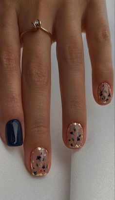 Smink Inspiration, Flower Nail Designs, Her Nails, Classy Nails, Floral Nails, Chic Nails, Fancy Nails, Nail Arts, Manicure E Pedicure