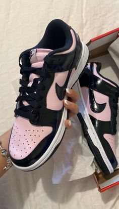 Back To The 50s, Pretty Sneakers, Dr Shoes, Trendy Shoes Sneakers, Nike Shoes Girls, Jordan Shoes Girls, Pretty Shoes Sneakers, Jordan Shoes Retro, All Nike Shoes