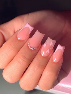 Short Inspo Nails, French Nails Different Colors, Cute Fall Acrylic Nails Short, Nails Acrylic Coffin French Tip, Short French Tip With Design, French Tip Nails With Design Short, Cheap Acrylic Nail Ideas, Light Pink And Silver Nails, Non Acrylic Nail Ideas