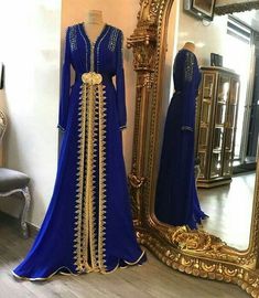 Caftan Simple, Arab Dress, Moroccan Caftan, Abaya Designs, Islamic Fashion, Doha, Ethnic Fashion, Ball Dresses