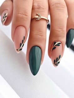 Unghie Sfumate, Colorful Nails, Green Nail, Her Nails, Nature Tattoos, Prom Nails, Stay Fresh, Chic Nails, Short Acrylic Nails